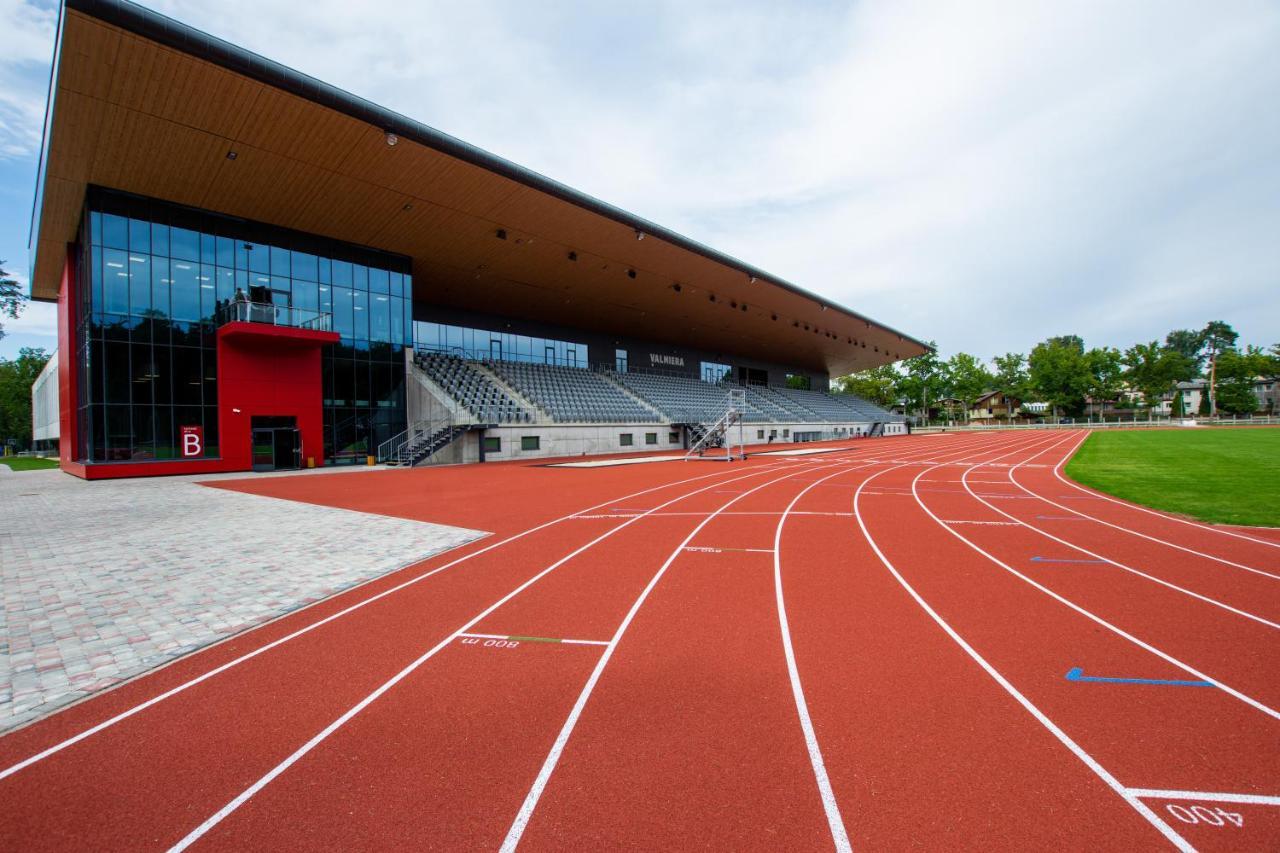 Stadium Hotel Valmiera Eksteriør billede