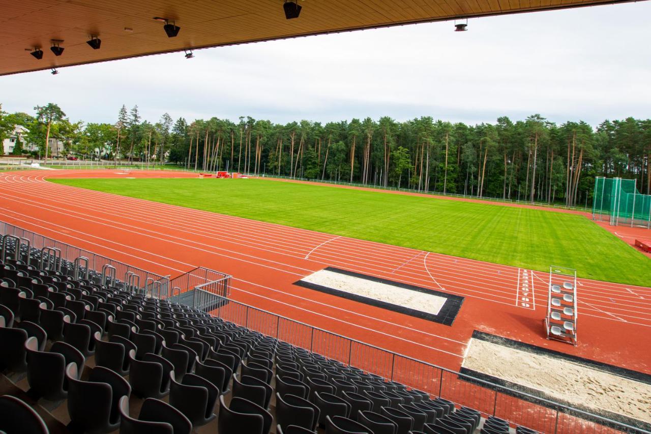 Stadium Hotel Valmiera Eksteriør billede